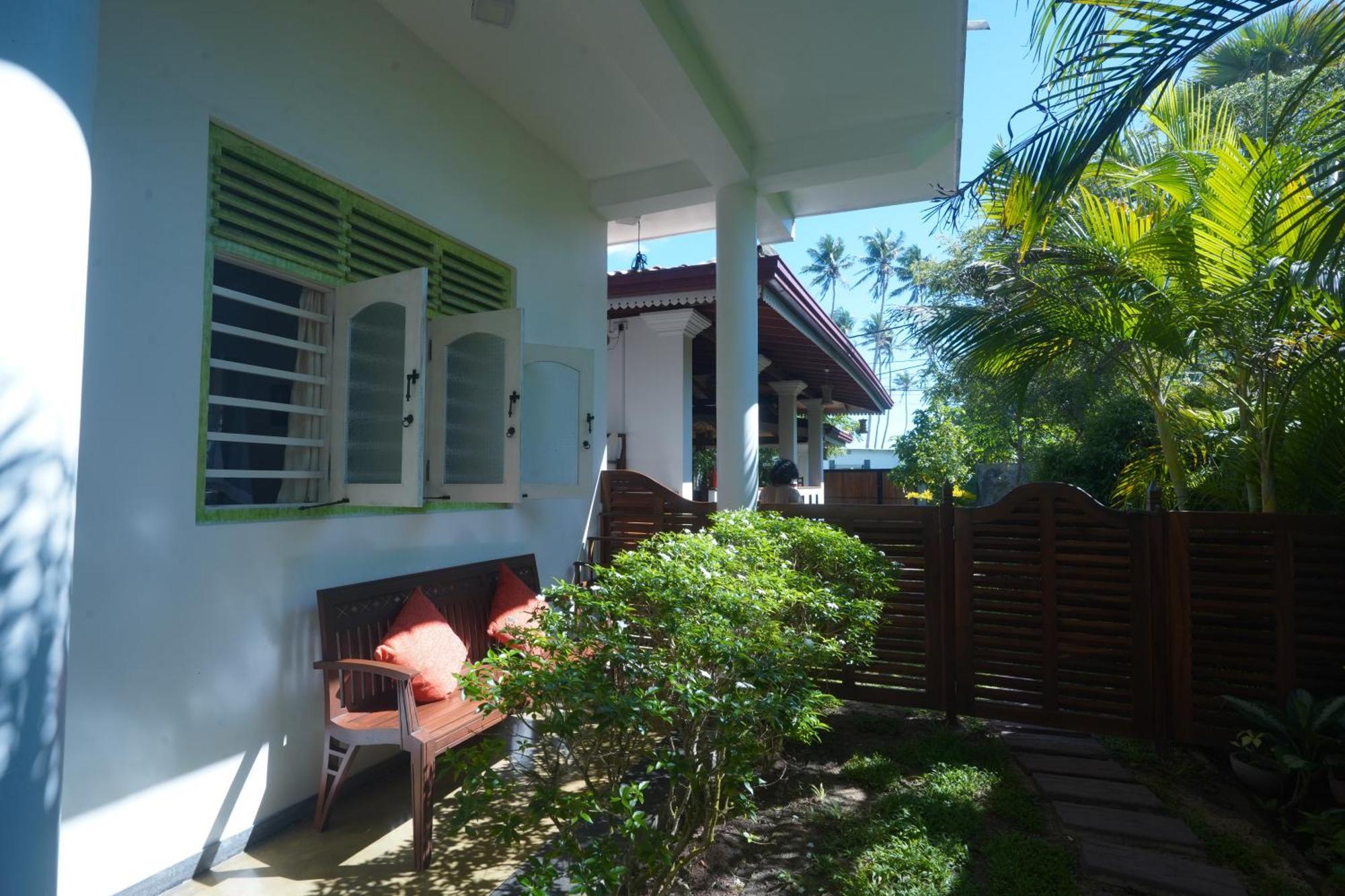 Bed and Breakfast Casa Tharin Madiha à Matara Extérieur photo